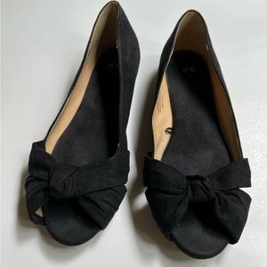 American Eagle Black Open Toe Bow Tie Flats